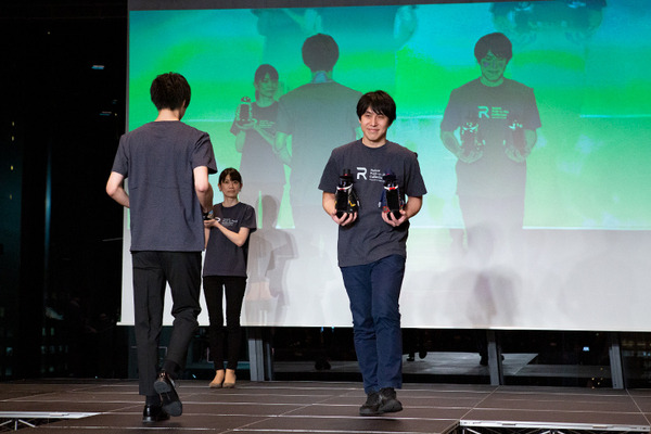 【ロボコレ2019 写真レポート(2)】サプライズゲストがランウェイに！RoBoHoN、Pepper、ビッグクラッピーなど登場