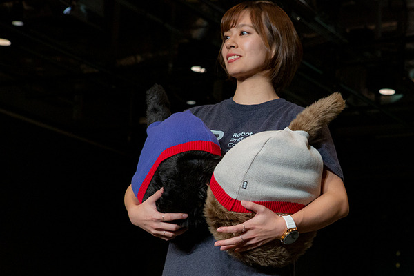 【ロボコレ2019 写真レポート(3)】公式ファッション初公開のロボットも！Qoobo、Relay、Robi、aiboなどが登場