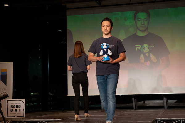 【ロボコレ2019 写真レポート(3)】公式ファッション初公開のロボットも！Qoobo、Relay、Robi、aiboなどが登場