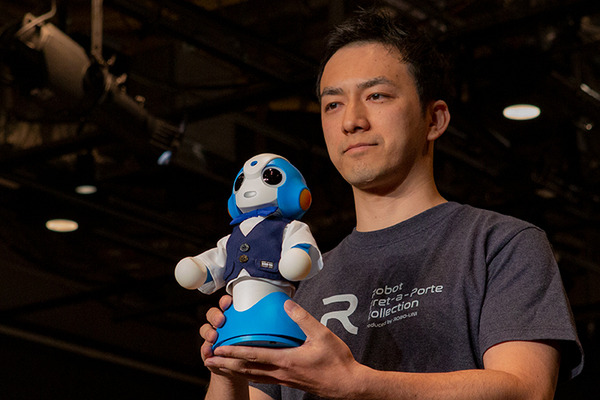 【ロボコレ2019 写真レポート(3)】公式ファッション初公開のロボットも！Qoobo、Relay、Robi、aiboなどが登場