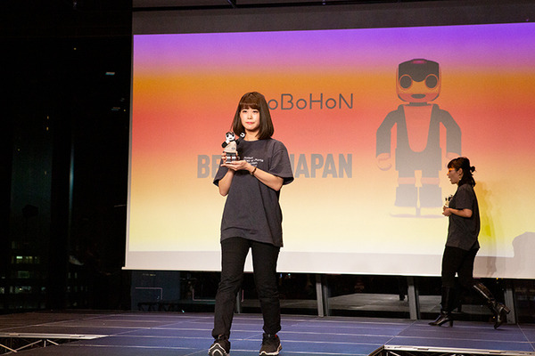 【ロボコレ2019 写真レポート(3)】公式ファッション初公開のロボットも！Qoobo、Relay、Robi、aiboなどが登場