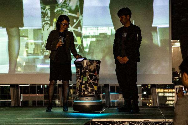 【ロボコレ2019 写真レポート(3)】公式ファッション初公開のロボットも！Qoobo、Relay、Robi、aiboなどが登場