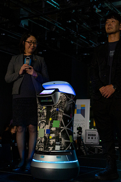 【ロボコレ2019 写真レポート(3)】公式ファッション初公開のロボットも！Qoobo、Relay、Robi、aiboなどが登場