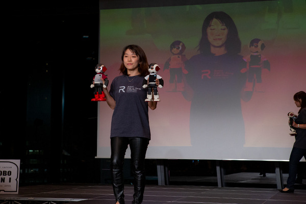 【ロボコレ2019 写真レポート(3)】公式ファッション初公開のロボットも！Qoobo、Relay、Robi、aiboなどが登場