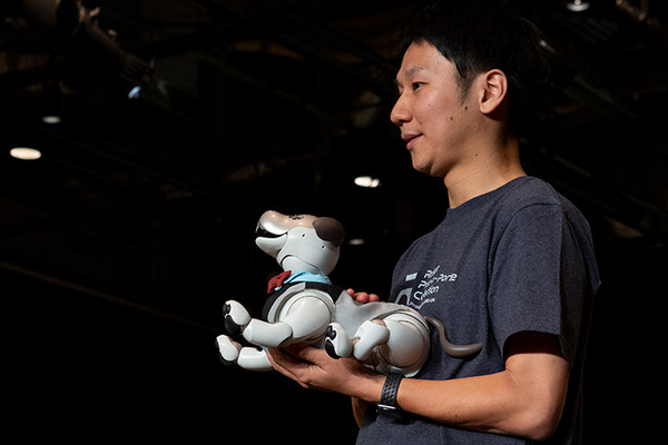 【ロボコレ2019 写真レポート(3)】公式ファッション初公開のロボットも！Qoobo、Relay、Robi、aiboなどが登場