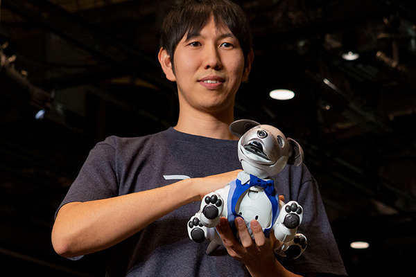 【ロボコレ2019 写真レポート(3)】公式ファッション初公開のロボットも！Qoobo、Relay、Robi、aiboなどが登場