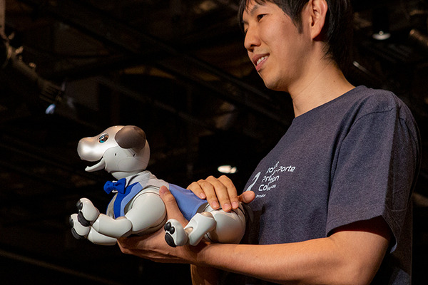 【ロボコレ2019 写真レポート(3)】公式ファッション初公開のロボットも！Qoobo、Relay、Robi、aiboなどが登場