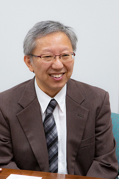 受付や観光、商品紹介やメニューを多言語でロボット「Sota」がご案内　最新の会話技術を搭載したNTTテクノクロスの「AMARYLLIS」(アマリリス)