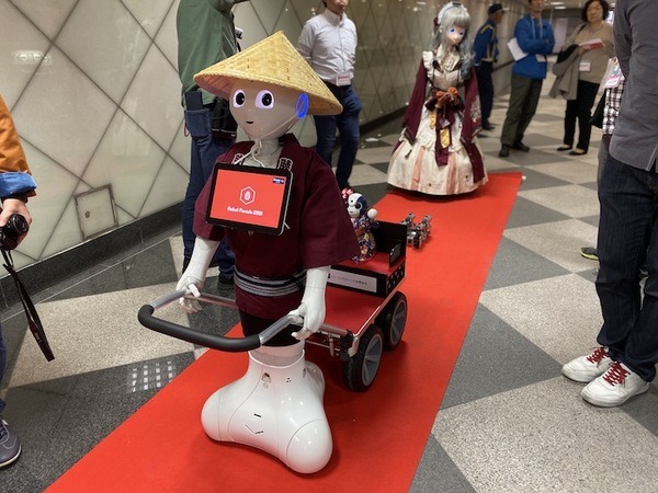 ロボット好きの有志によるイベント「ロボットパレード」が開催　マジックや演劇、ダンスなど当日の熱い様子をレポート