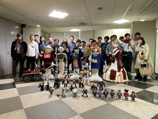 ロボット好きの有志によるイベント「ロボットパレード」が開催　マジックや演劇、ダンスなど当日の熱い様子をレポート