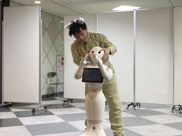 ロボット好きの有志によるイベント「ロボットパレード」が開催　マジックや演劇、ダンスなど当日の熱い様子をレポート