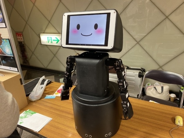 ロボット好きの有志によるイベント「ロボットパレード」が開催　マジックや演劇、ダンスなど当日の熱い様子をレポート