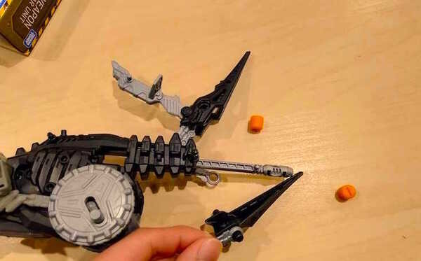 ゾイドワイルド 悪魔の翼の異名を持つ「スナイプテラ」を作ってみた！改造武器「バスターレーダーユニット」も装備したぞ