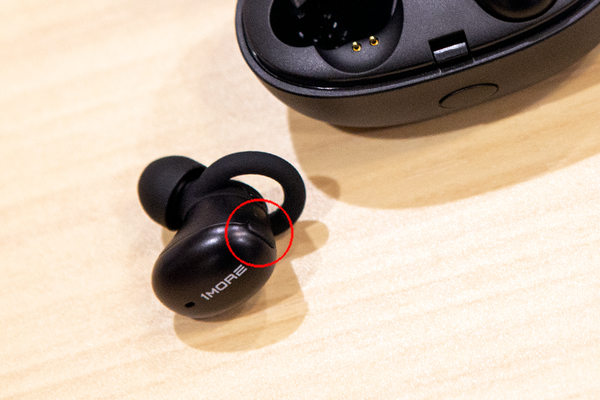 完全ワイヤレスイヤホンで音声アシスタントと会話する方法　ドコモ「my daiz」(マイデイズ)に対応した「1MORE」イヤホンの性能と使い勝手