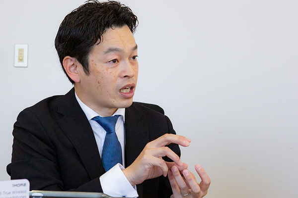 完全ワイヤレスイヤホンで音声アシスタントと会話する方法　ドコモ「my daiz」(マイデイズ)に対応した「1MORE」イヤホンの性能と使い勝手