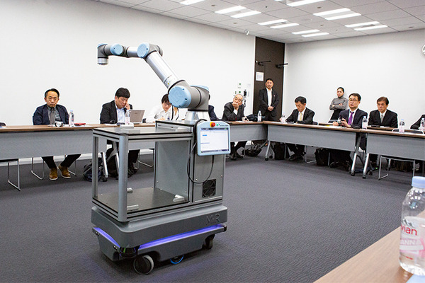 ユニバーサルロボットがバッテリー駆動の協働ロボットを発表　AGVや自律型モバイルロボット向け