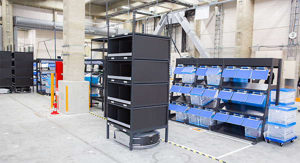 佐川が「棚ごと運ぶ自動搬送ロボット」をEC物流倉庫に導入　システムの全容を報道陣に公開　SGL蓮田営業所