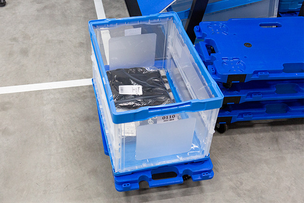 佐川が「棚ごと運ぶ自動搬送ロボット」をEC物流倉庫に導入　システムの全容を報道陣に公開　SGL蓮田営業所