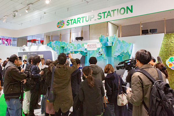 ロボットパスタカフェや駅弁・スイーツの無人販売など最新技術がズラリ　「未来の駅」を大宮で体験