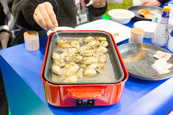 ロボットパスタカフェや駅弁・スイーツの無人販売など最新技術がズラリ　「未来の駅」を大宮で体験