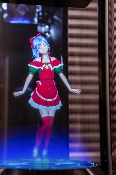 【速報】Gateboxの美少女AI「逢妻ヒカリ」がアップデート　クリスマスは「俺の嫁」と過ごしたい　