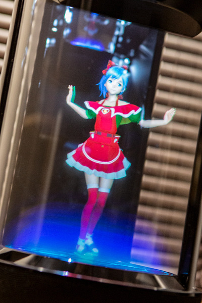 【速報】Gateboxの美少女AI「逢妻ヒカリ」がアップデート　クリスマスは「俺の嫁」と過ごしたい　