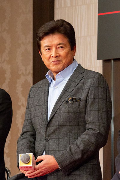 近未来サスペンス超大作「AI崩壊」完成報告会見に出演者らが集結！大沢たかお/賀来賢人/岩田剛典/広瀬アリス/三浦友和