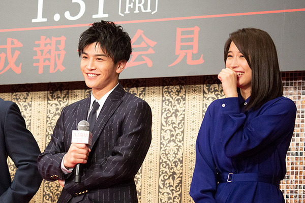 近未来サスペンス超大作「AI崩壊」完成報告会見に出演者らが集結！大沢たかお/賀来賢人/岩田剛典/広瀬アリス/三浦友和