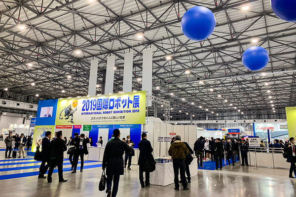 「2019国際ロボット展」開幕レポート　見どころとオススメのポイントは? 人協働ロボット、テレプレゼンス、AGV連携、そしてハンコ押し?