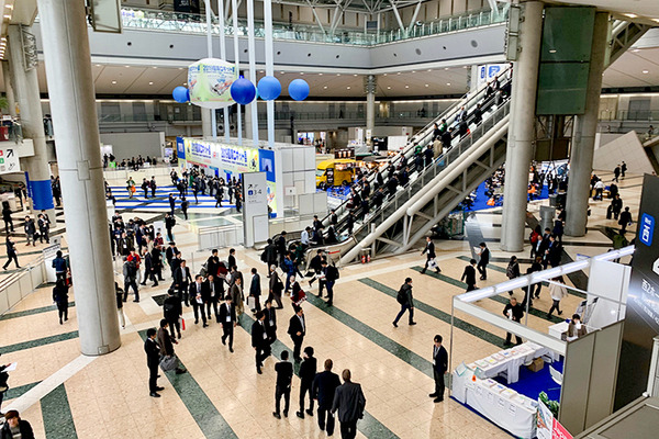 「2019国際ロボット展」開幕レポート　見どころとオススメのポイントは? 人協働ロボット、テレプレゼンス、AGV連携、そしてハンコ押し?
