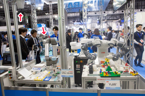 「2019国際ロボット展」開幕レポート　見どころとオススメのポイントは? 人協働ロボット、テレプレゼンス、AGV連携、そしてハンコ押し?