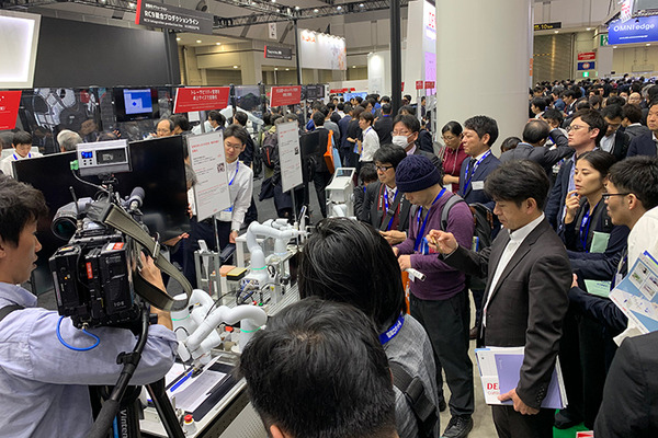 「2019国際ロボット展」開幕レポート　見どころとオススメのポイントは? 人協働ロボット、テレプレゼンス、AGV連携、そしてハンコ押し?