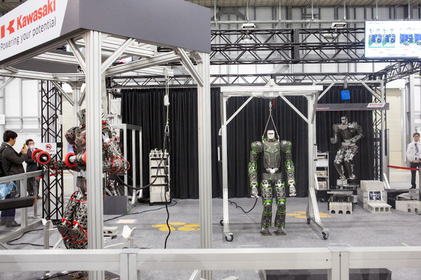 「2019国際ロボット展」開幕レポート　見どころとオススメのポイントは? 人協働ロボット、テレプレゼンス、AGV連携、そしてハンコ押し?