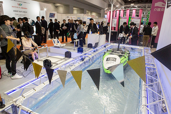 「2019国際ロボット展」開幕レポート　見どころとオススメのポイントは? 人協働ロボット、テレプレゼンス、AGV連携、そしてハンコ押し?