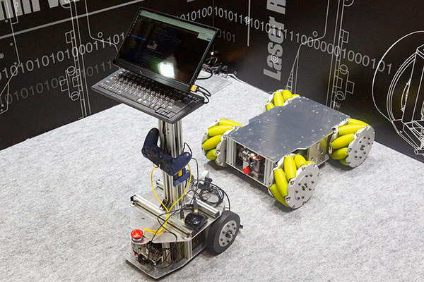 可搬重量約120kg　ヴイストンの研究開発用台車ロボット「メカナムローバーG120」発売　国際ロボット展で展示