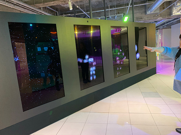 銀座ソニーパークでaiboに会ってきた！ロボットの進化とインタラクションが体感できる楽しいイベント　Xperia Hello!もいたよ