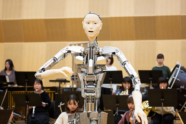 【速報】国立音楽大学と東京大学がアンドロイド・オペラの「オルタ3」で連携　新しい演奏表現や指揮芸術の創生を目指す