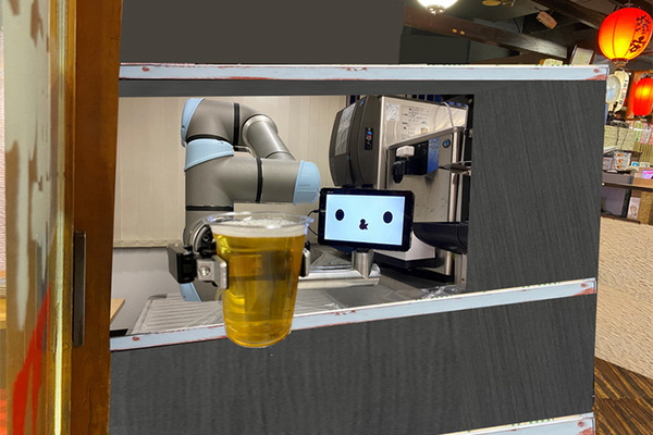 今度はロボットが酒場に進出！養老乃瀧がQBITと連携して池袋「ロボ酒場」開店！お酒を注ぐのはロボットにお任せ