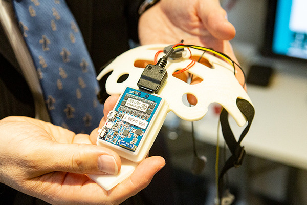 【テレパシーはSFではない】脳波で意思を伝達、ロボットを操作！つくば市が採択した産総研のニューロテクノロジー「BMI」最新技術