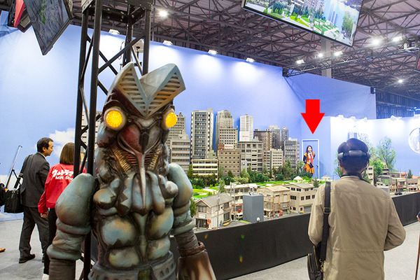 ウルトラマンの空中戦を見逃すな、バルタン星人の分身をMRで体感せよ！「DOCOMO Open House 2020」見どころ解説(2) MR体験デモ