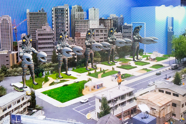 ウルトラマンの空中戦を見逃すな、バルタン星人の分身をMRで体感せよ！「DOCOMO Open House 2020」見どころ解説(2) MR体験デモ