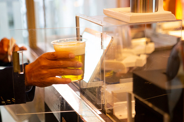 【世界初】養老乃瀧がAIロボット酒場をオープン「ゼロ軒めロボ酒場」を体験してきた　省人化と笑顔の演出に　QBITが開発