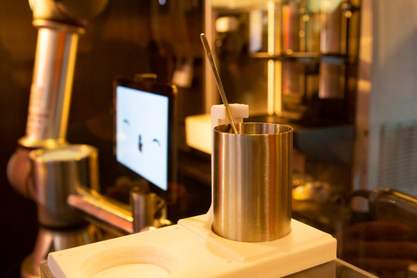 【世界初】養老乃瀧がAIロボット酒場をオープン「ゼロ軒めロボ酒場」を体験してきた　省人化と笑顔の演出に　QBITが開発