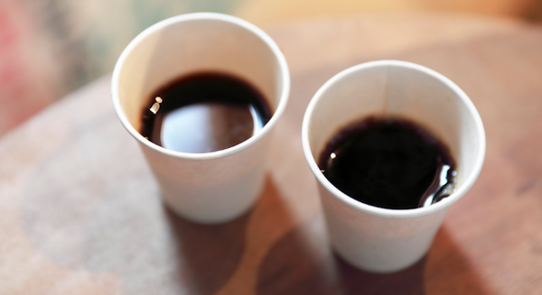 人とロボットが淹れたコーヒー、どっちが美味い? 岡田和也のドリップを忠実に再現したQBITのカフェロボット、飲み比べに登場