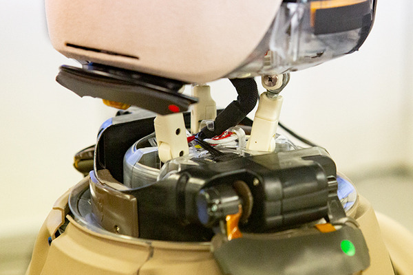 LOVOTの内部構造をGROOVE Xが大公開　可愛さはこうして作られた　頭脳に2つのCPUとFPGA　気になる出荷台数は?