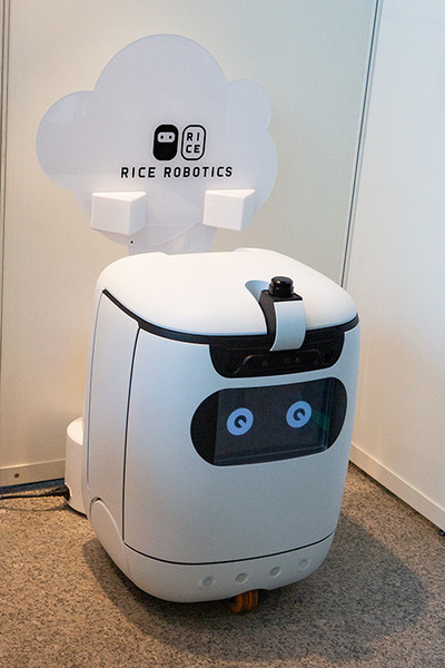 スマートモビリティが横須賀に大集合　アスラテックがAGV「RICE」と遠隔操作できる運搬台車「運ん太郎」を実演デモ ほか