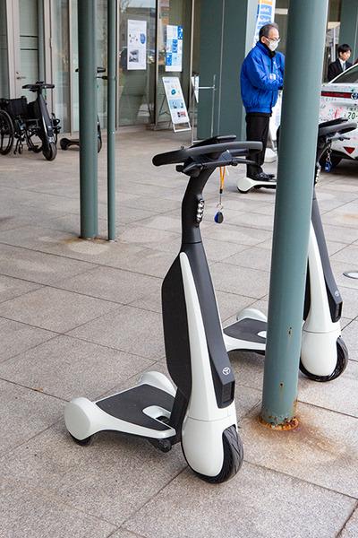 スマートモビリティが横須賀に大集合　アスラテックがAGV「RICE」と遠隔操作できる運搬台車「運ん太郎」を実演デモ ほか