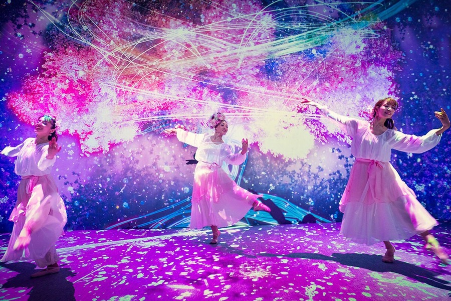 【エイベックス × NAKED】人間とAIが融合した「次世代アーティスト HUMANOID DJ」