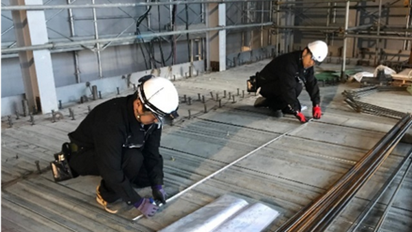 VR空間上で穿孔作業をロボットに指示して「墨出し」から「穿孔作業」まで自動化 三谷産業とSE4が共同開発