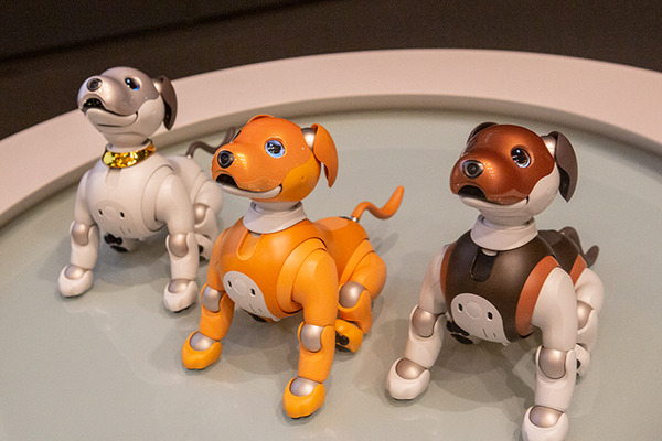 aiboがロボット掃除機やブラビア、セコムとAPI連携するとどんなことができる? ソニーが少し未来っぽい生活をデモ公開